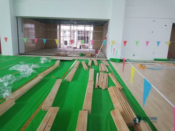 學(xué)校籃球館地板施工單位