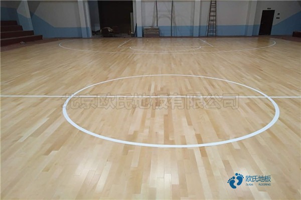 校園籃球體育木地板施工流程3