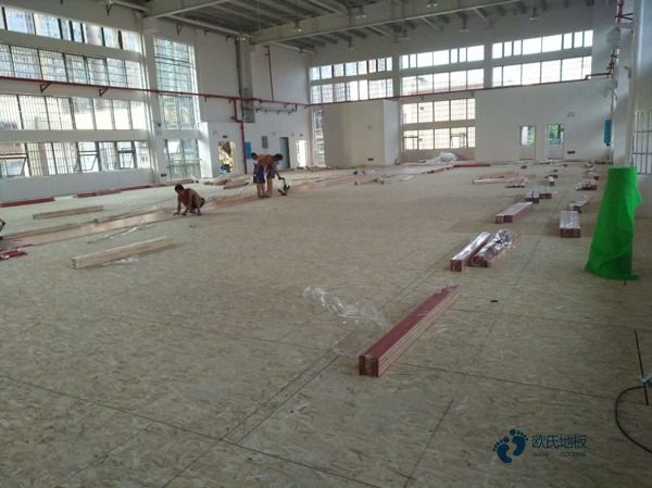 學(xué)校籃球館地板含水率2