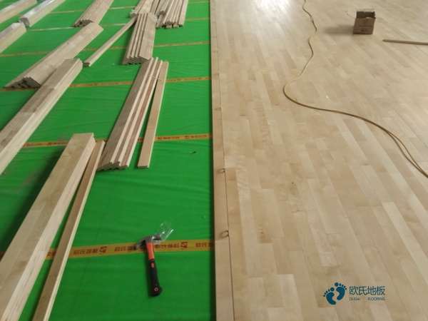 定制籃球體育地板多少錢一平方米