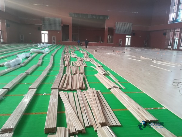 購(gòu)買體育籃球木地板哪個(gè)牌子好2