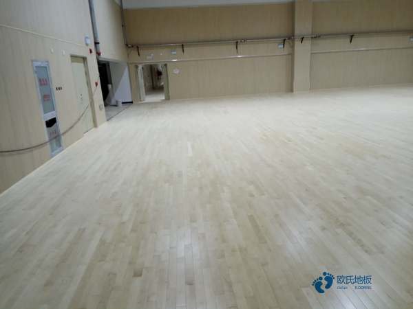 學(xué)校運(yùn)動(dòng)館木地板施工步驟2