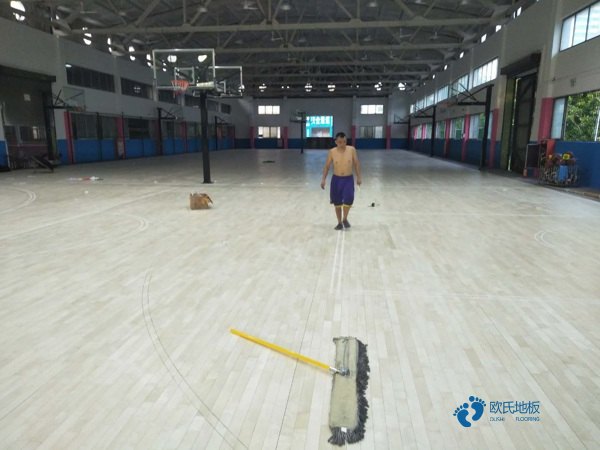 學(xué)校籃球館木地板厚度偏差1