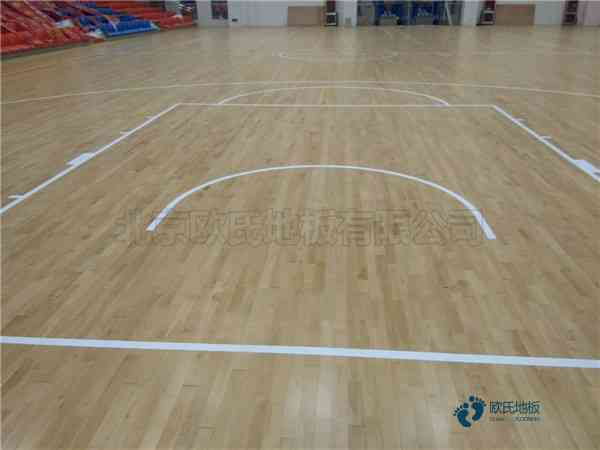 懸浮式籃球運動木地板怎樣擦干凈