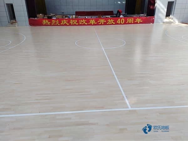 雙龍骨籃球館地板保養方法1