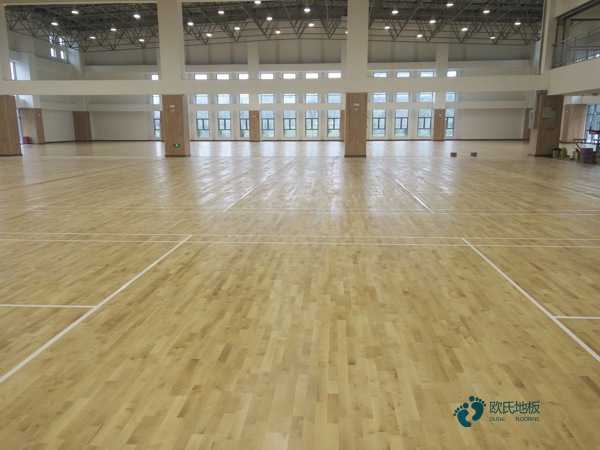 懸浮式運動木地板清潔養護