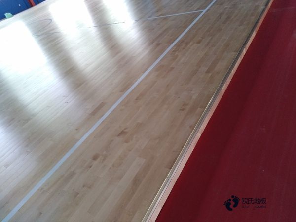 高品質運動體育地板多錢一平