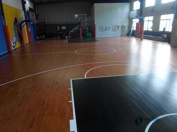 質(zhì)量好運動場地板施工團隊1