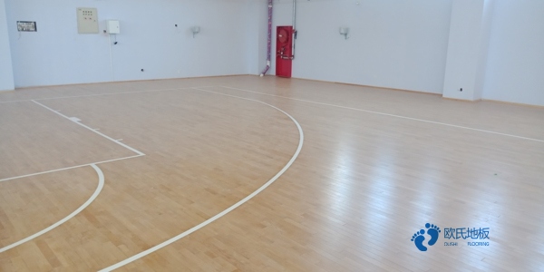 大學運動場地板施工1