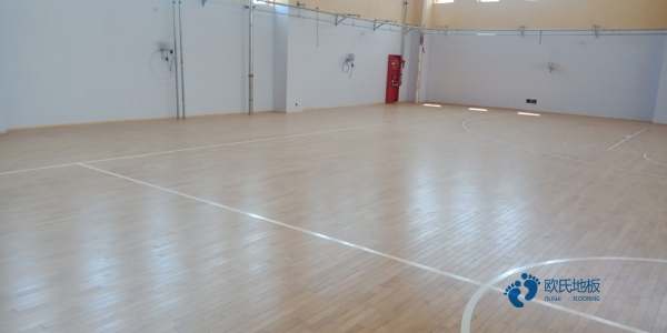 大學運動場地板施工2