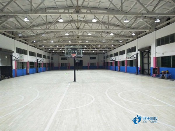 學(xué)校籃球館木地板厚度1