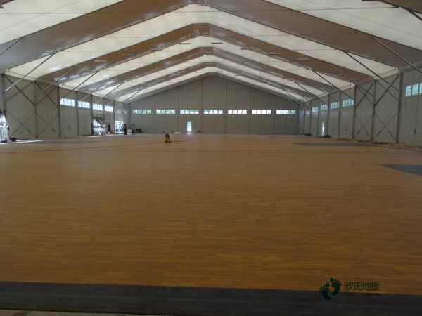 學校運動籃球地板施工隊3