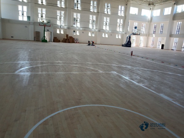 學校籃球場地地板施工方案2