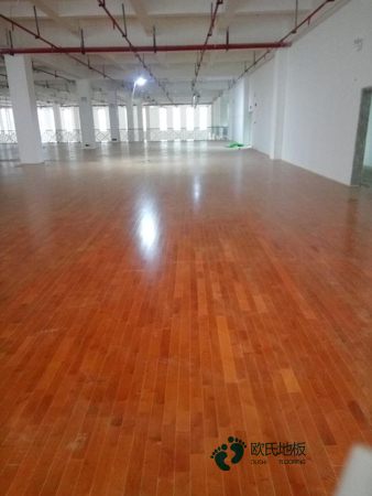 國標體育地板安裝費用