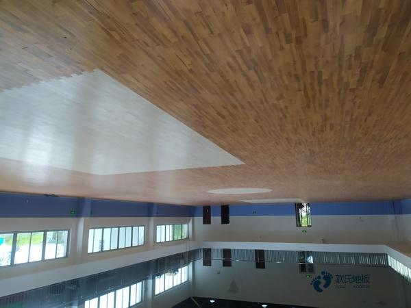 小學籃球場地板施工隊1