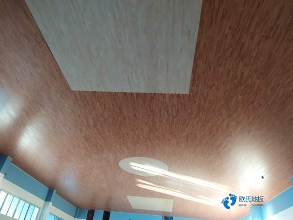 小學籃球場地板施工隊3
