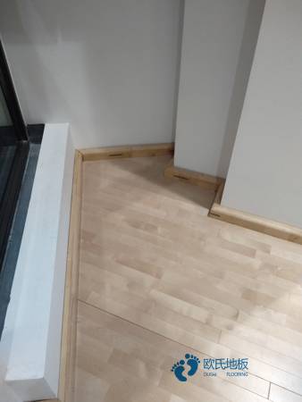 雙龍骨體育場地木地板保養方法3