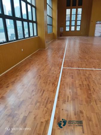 單龍骨運動體育地板如何保養1
