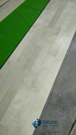 學校籃球館木地板哪種好2