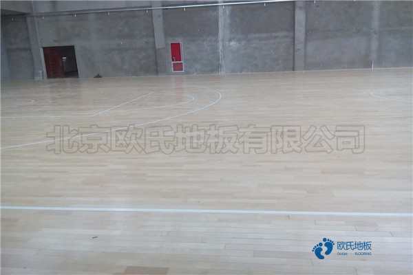 優惠的體育地板價格低