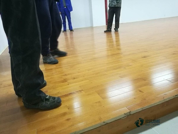國標體育地板哪里便宜