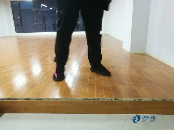 國標體育地板哪里便宜