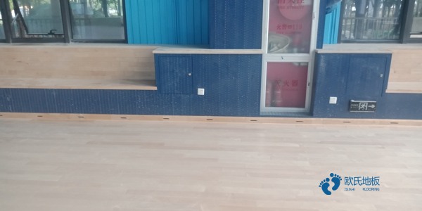 尋求籃球體育木地板廠家報價1