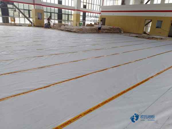 大學(xué)體育場木地板施工方案1
